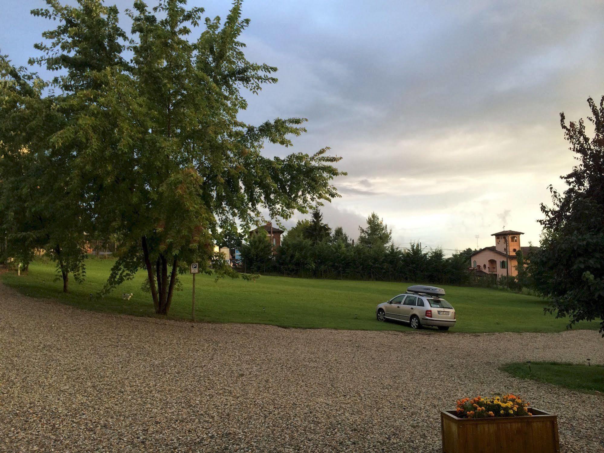 The Green Guest House Barolo Eksteriør billede